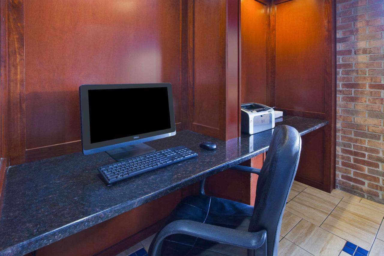 Quality Inn Marshall Near I-69 Εξωτερικό φωτογραφία
