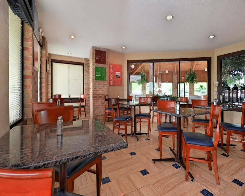 Quality Inn Marshall Near I-69 Εξωτερικό φωτογραφία